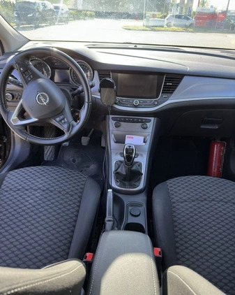 Opel Astra cena 29500 przebieg: 170000, rok produkcji 2017 z Poznań małe 407